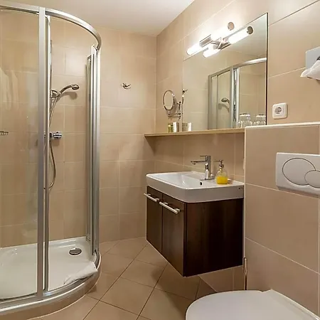 Otel Seehotel Im Weyer 4*