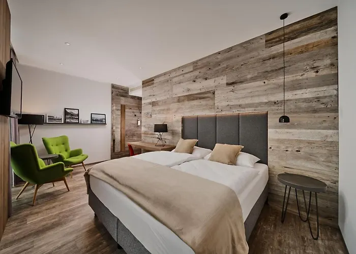 Отель Seehotel Im Weyer 4*