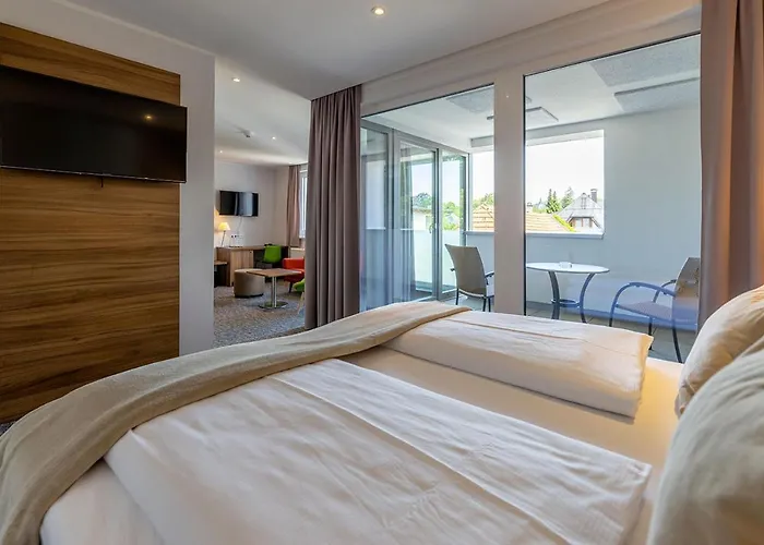 Отель Seehotel Im Weyer 4*